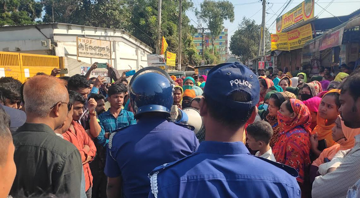 শ্রীপুরে বেতন না দিয়ে কারখানা বন্ধ ঘোষণা, বিক্ষোভ-অবরোধ